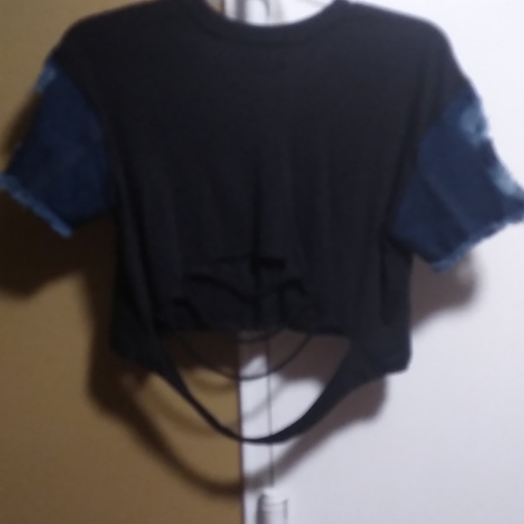 Distressed t-shirt - Picture 8 of 8